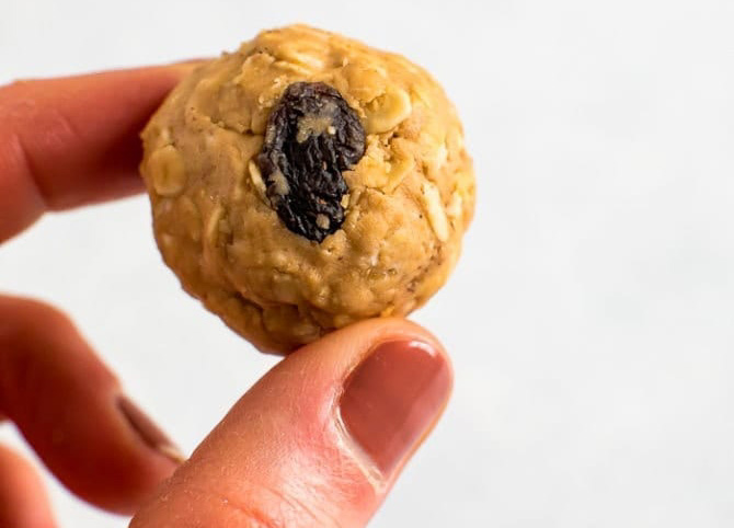 protein balls cinnamon raisin cookie