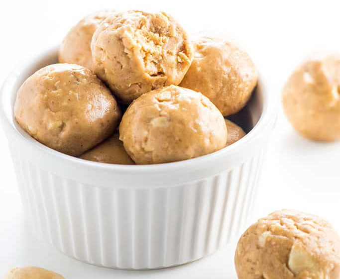 protein balls peanut butter